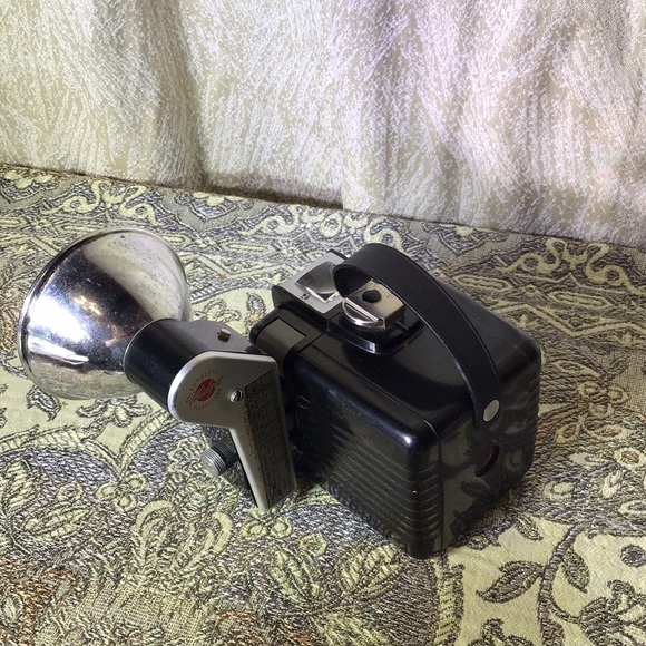 Hawkeye Brownie vintage camera with flash attachment 1950s Display w/bonuses - Picture 4 of 6